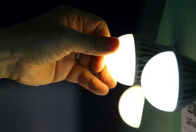 LED lamps replace traditional lights can save much money