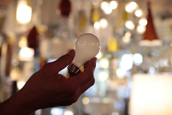 GE stops selling energy-saving light bulbs and full burst LED bulbs