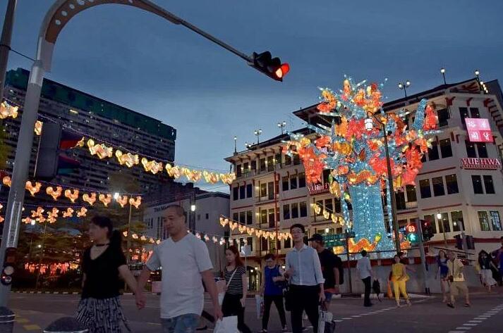 Singapore's president to preside over Chinatown "cellophane" lantern lighting ceremony